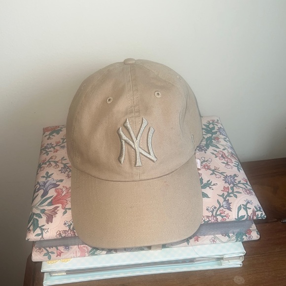 47 Accessories - ‘47 New York Yankees Brown tan beige baseball hat cap
